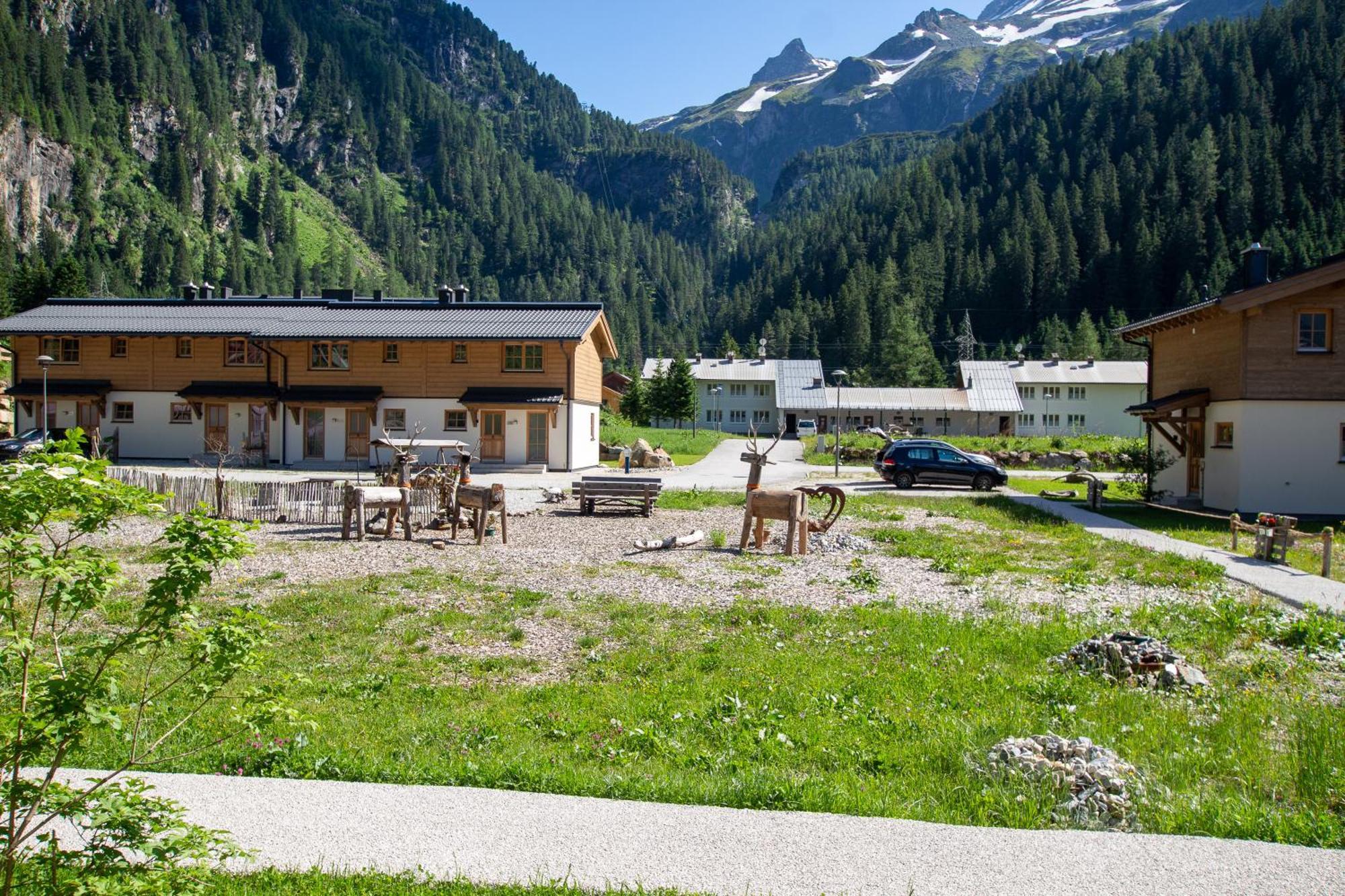 Tauerndorf Enzingerboden Ski in&out - Steinbock Lodges Exterior foto